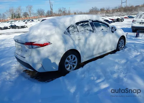 2022 Toyota Corolla Le z USA, uszkodzony, nr VIN JTDEPMAE5N3021760